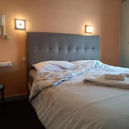 Le Terminus Fasthotel Centre 2* 수아송