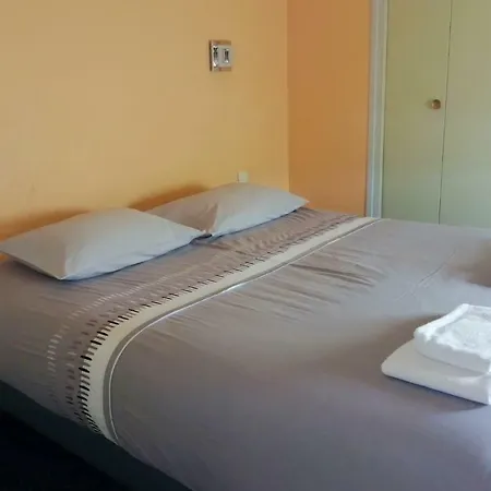 Le Terminus Fasthotel Centre 2*